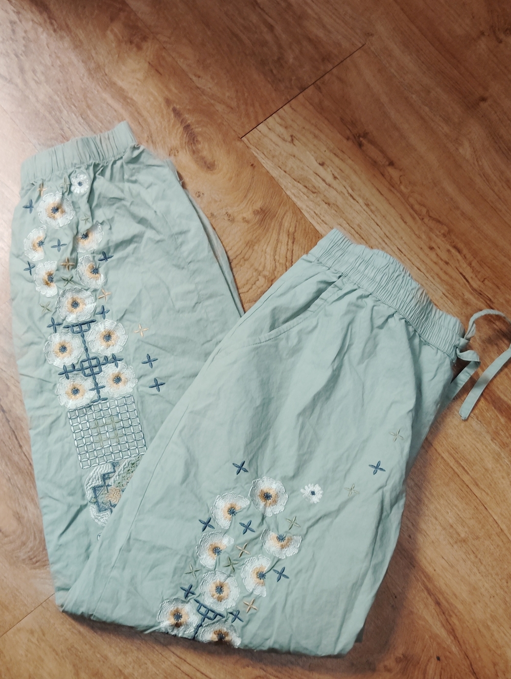 The Pyramid Collection Light Green Embroidered Woman Joggers